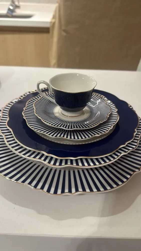 Aparelho De Jantar 42 Peças De Porcelana Royal Filete Ouro